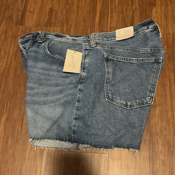 Brand new no stains or tarnish - Picture 4 of 5